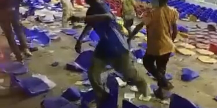 Abanye-Congo batangiye kugurisha ibyo basahuye muri Stade de Martyrs